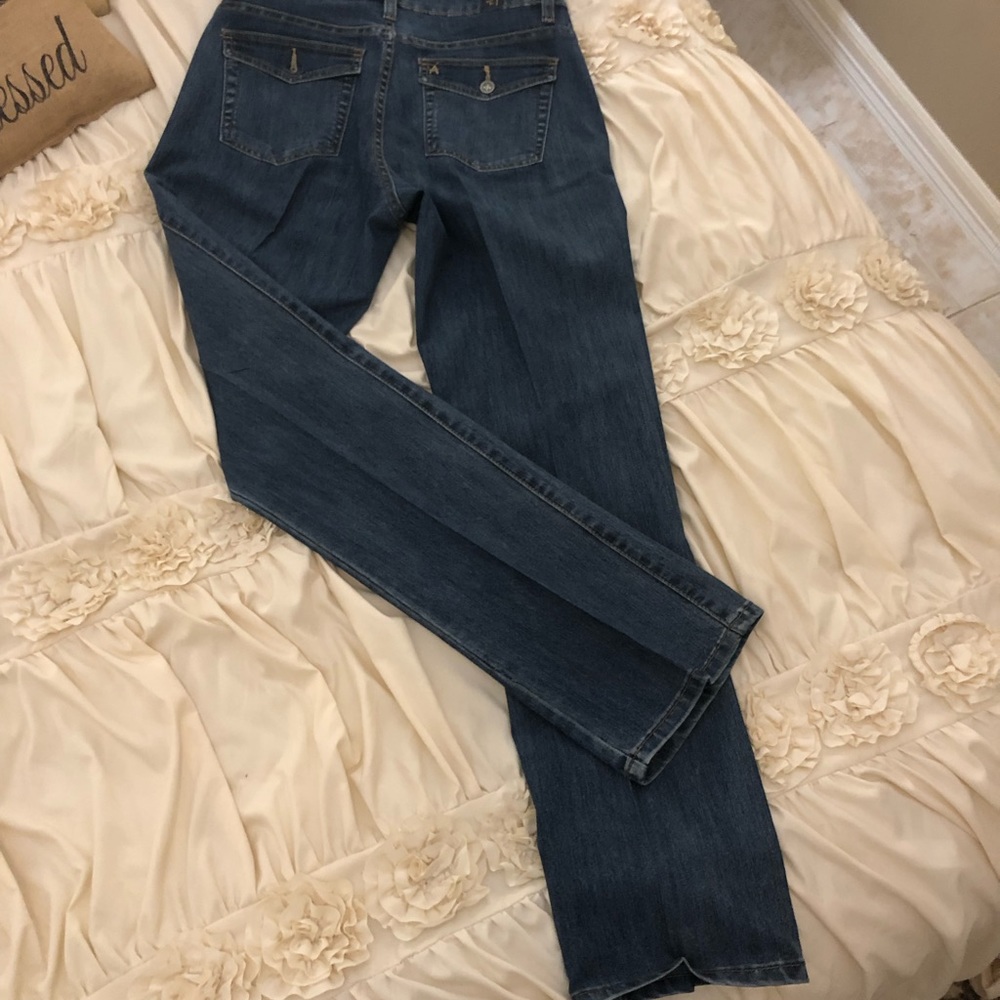 Aura blue jeans